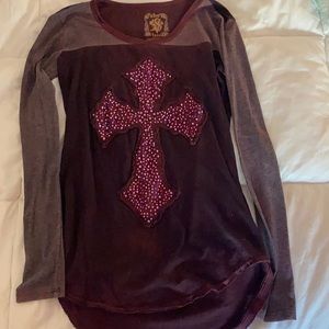 Buckle - Crystal cross long sleeve